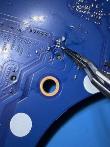 Intervention sur le circuit de rétroéclairage d’un PC portable Asus