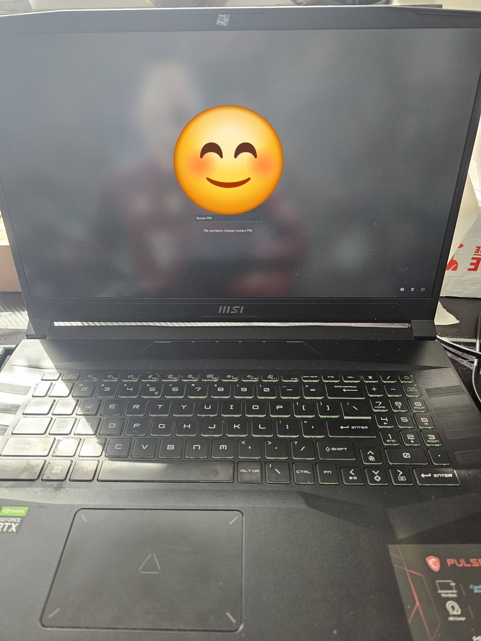 PC portable gamer MSI affichant Windows après réparation de la carte mère
